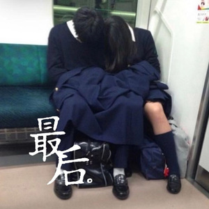 可乐操娇小女日逼视频
